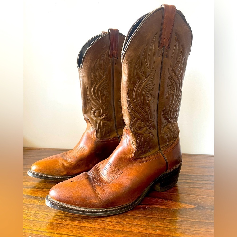 Cowboy country western leather boots, brown, distressed or lived in, size 9